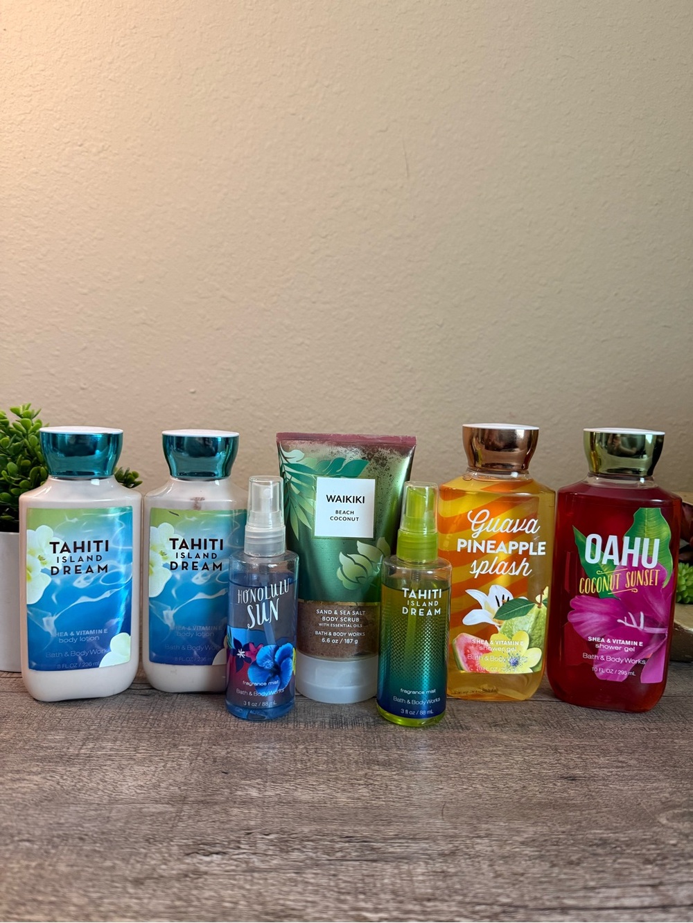 Bath & Body Works Hawaiian set